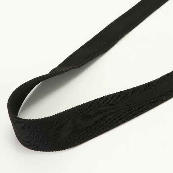 GUCCI Crest Shoulder Bag - Picture 8 of 16